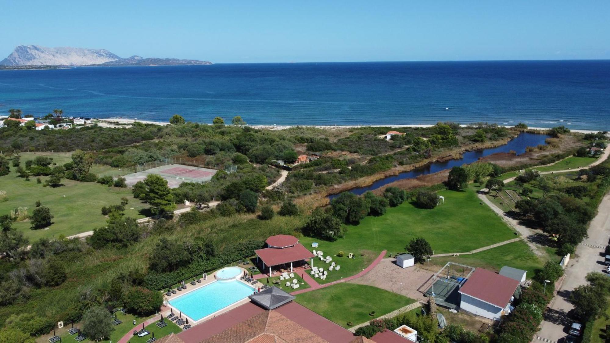 סאן תאודורו Li Suari Club Village מראה חיצוני תמונה