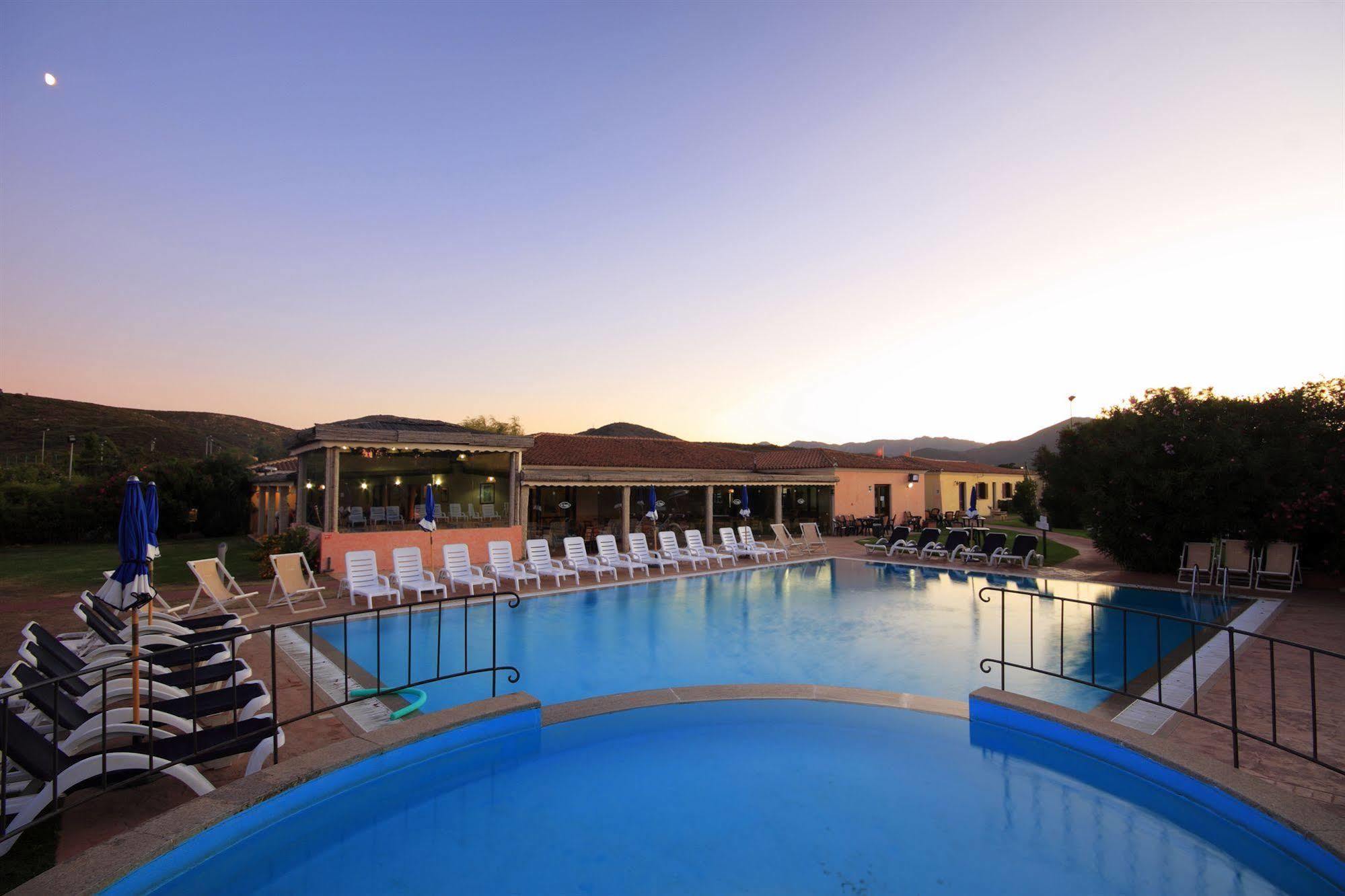 סאן תאודורו Li Suari Club Village מראה חיצוני תמונה